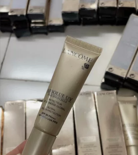 兰蔻菁纯防晒10ml,库存62支,都在国际...