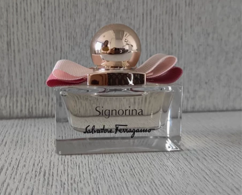 菲拉格慕 伊人香水  官网购入  几乎全新...