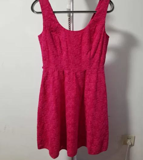 Review 玫红色刺绣连衣裙 10码 胸...