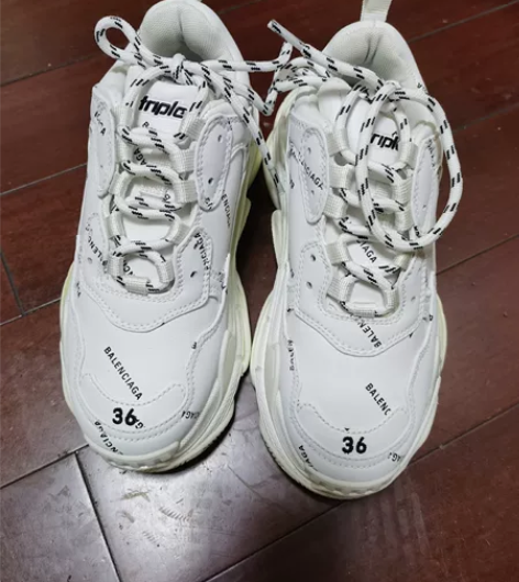 女士运动鞋，皮面 感兴趣的话点“我想要”和...