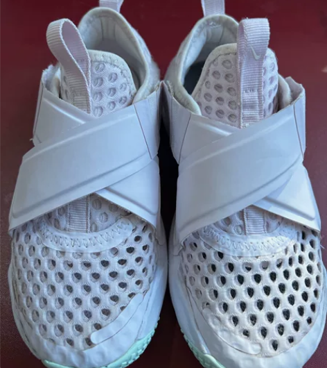 nike 32码 粉色运动鞋 适合脚内长1...