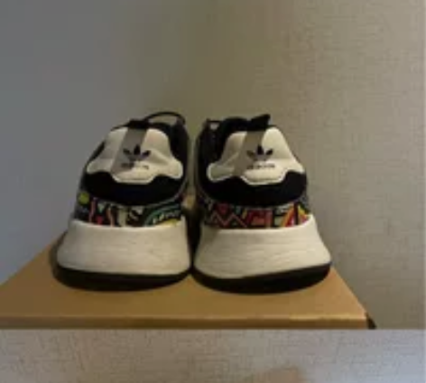 阿迪三叶草正品 ，鞋码：26.5码   需...