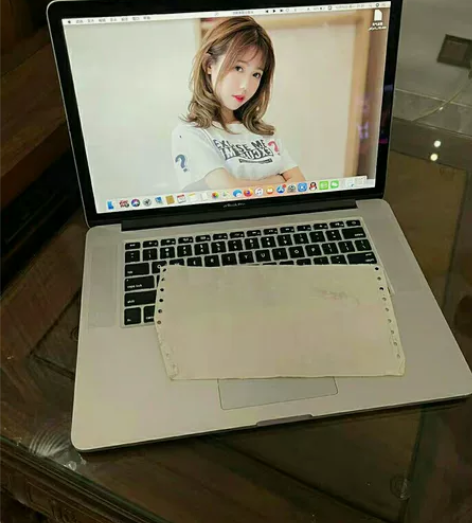 本人自用苹果i9笔记本电脑16寸,电脑是2...