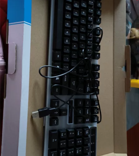 炫彩键盘，全新，未使用，电脑被家人随身带使...