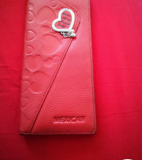 稻草人女士长款钱包，正品，红色，经典款，有...