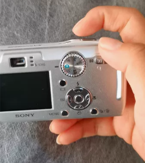 索尼数码相机SONY DSC-P100， ...