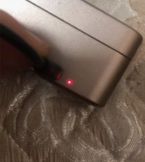 那时候大大大几百买的蓝牙豆耳机，索尼 蓝牙...