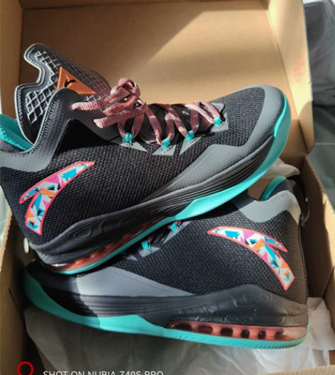 安踏神盾，全新未动，原价319元，现价16...