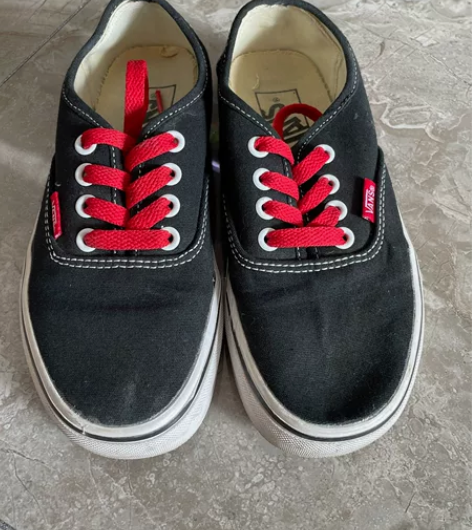 vans 专柜入 红黑配色 尺码220拍下...