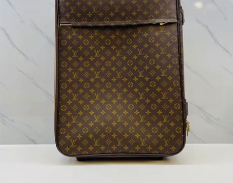 lv旅行箱,95新sqw00589 感兴趣...