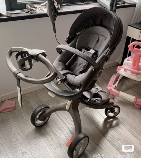 STOKKE婴儿车9成新,深灰色,是从加拿...