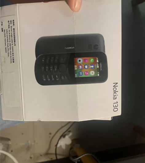 诺基亚130，用了大概一周，再也没用过了！...