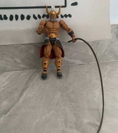 北斗神拳典狱长维库尔  后面披风找不到了 ...