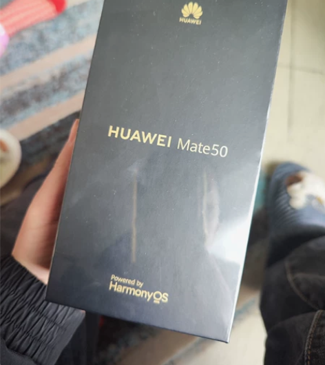 全新华为mate50 曜金黑 256G ，...