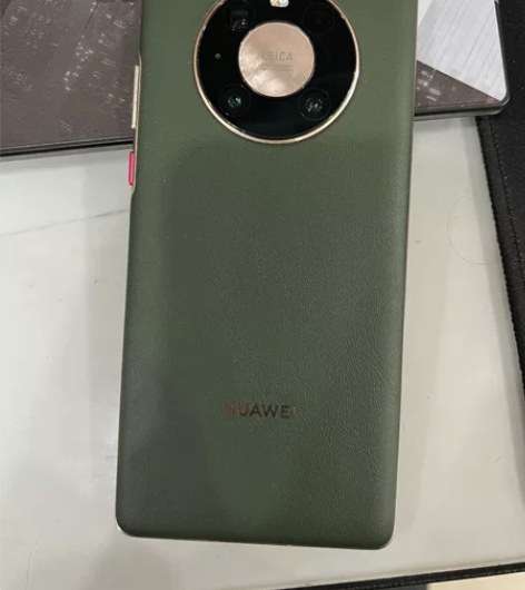 华为mate40pro 5g版，夏日胡杨配...