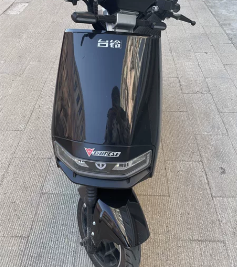 台铃电动车，整车9.9新，72伏，6块石墨...