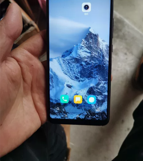 小米8青春。4+64功能一切正常，没有暗病...