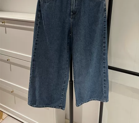 七分阔腿牛仔裤，可以搭配靴子穿 这款S码，...