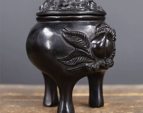 旧藏黑檀木香炉 手工雕刻寿桃三足熏香炉摆件...