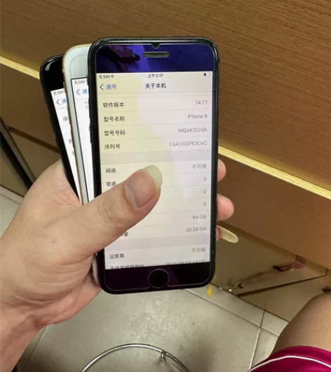 苹果8代 64G原装有指纹，无锁功能都正常...