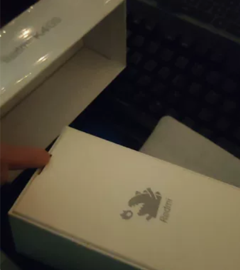 红米k40s,12+256,盒子啥的都齐全...