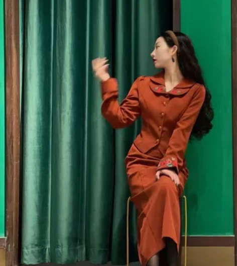 朝花夕拾出假两件裙子 感兴趣的话点“我想要...