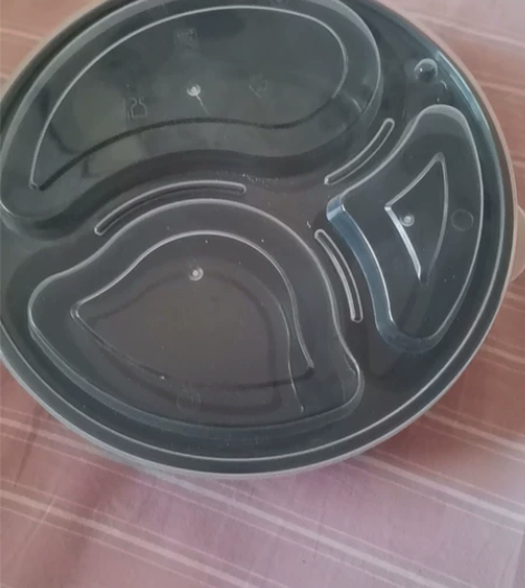 838黑色三体分格。一共30个。大东区洮昌...