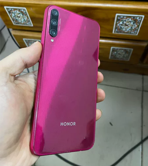 荣耀play3。4+128!成色较好。 更...