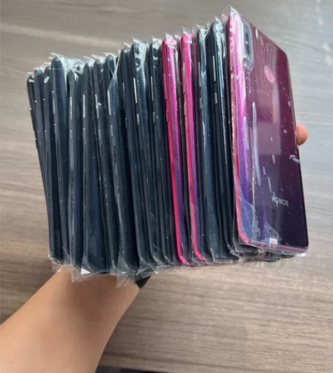 荣耀20i   6+256 全原成色9.9...