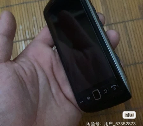 黑莓手机9850 能装电信卡 三网的,机器...