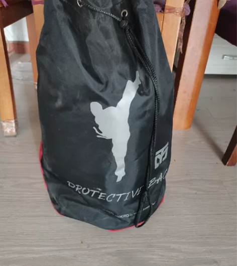 跆拳道护具一套，九五成新，四百多买的，买后...