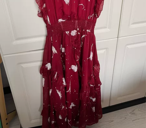 长款连衣裙. 感兴趣的话点“我想要”和我私...