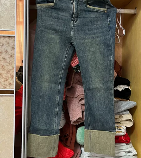 全新加绒高腰拼接直筒加绒烟管裤。m码。平时...