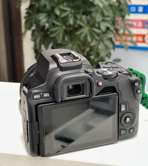 佳能200d 二代 18-55套机（另含小...