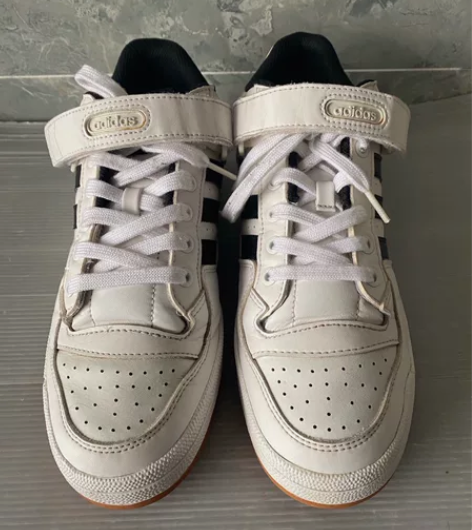 二手正品阿迪42码透气休闲运动鞋  保正！...