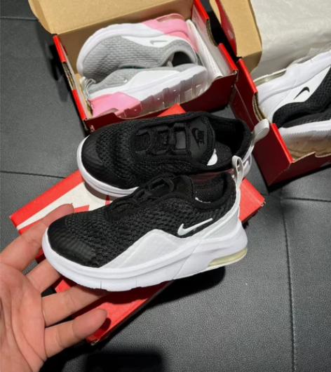 nike air max motion 2...