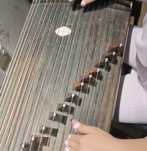 考级换新古筝。旧的出售，澄海凤翔街道自提。...