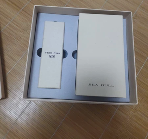 因工作性质不适合戴手表，所以低价卖掉算了。...