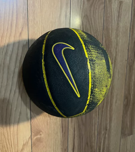 nike篮球，便宜出，标准7号篮球，早些年...