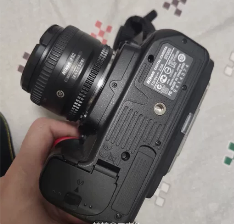 d7000尼康单反相机快门七千左右，成色新...