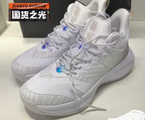 安踏虎啸篮球鞋40码,99新仅试穿。 高颜...