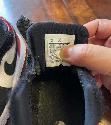 耐克乔丹AJ1小童系列鞋?? 黑白红经典配...