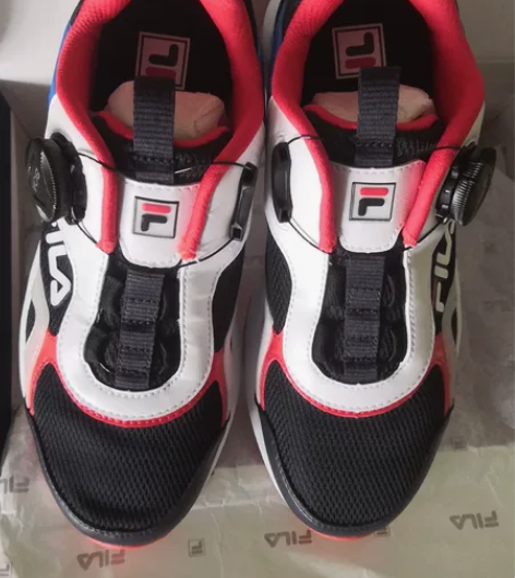 全新正品斐乐男童35码，内长22，小了闲置...