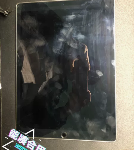 ipad pro12.9二代主机加原装键盘...