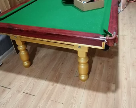 便宜卖一张黑八台球桌，1000元，分体的，...