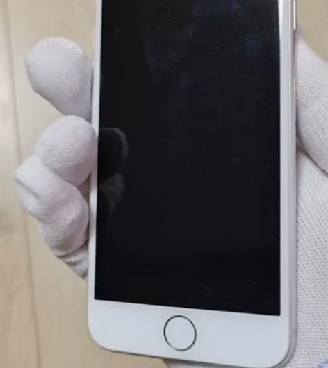 出苹果8手机，日版本，跟国行无区别，电池容...