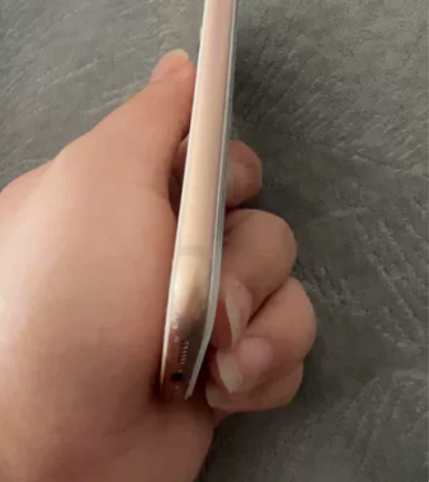 苹果8 64g 金色 感兴趣的话点“我想要...