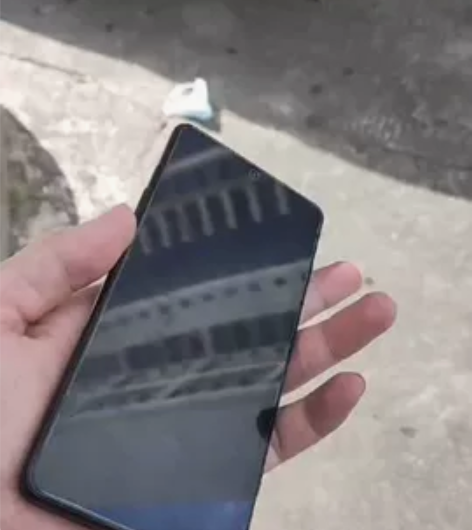 红米k40游戏增强版，全套都在没磕碰无划痕...