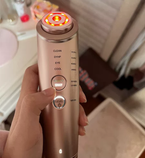 雅萌水光钻美容仪，用过几次，几乎全新，旗舰...