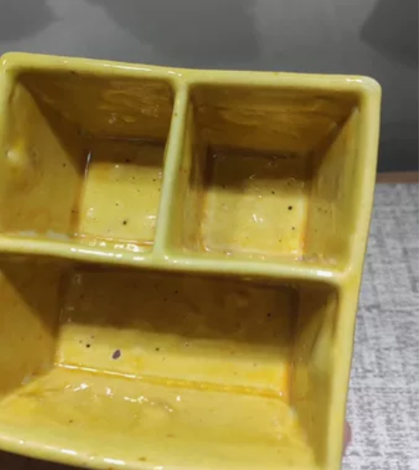 晚清黄釉调色盘，水洗，轻微先天小瑕疵，基本...